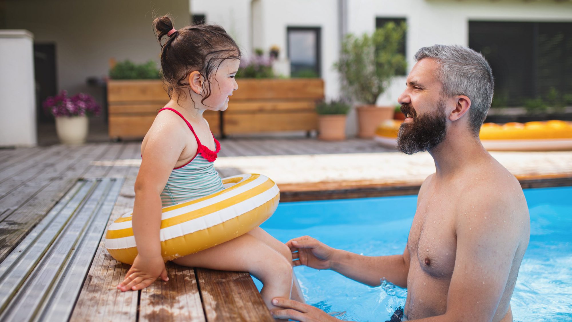 piscina no condomínio